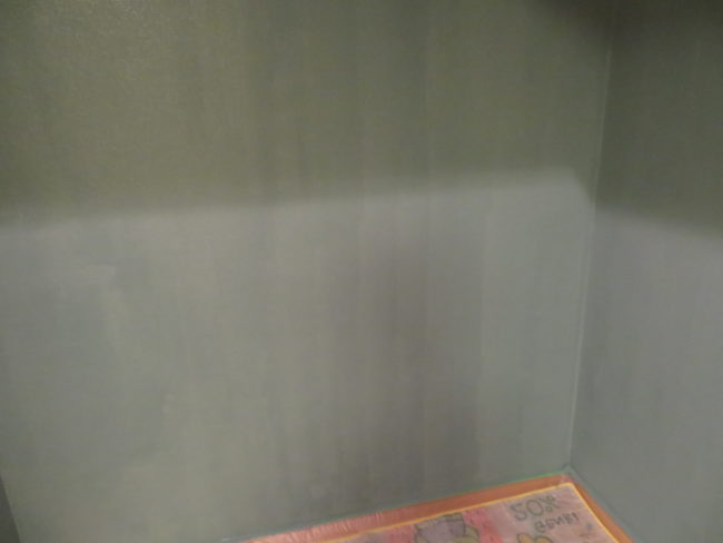 Diy カインズの室内ペンキ ホワイティカラーズのブロンズグリーンを塗ってみた 片づけブログ ラクラス