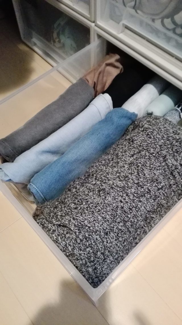 【人生がときめく】こんまり流で衣類の整理を実践!【片づけの魔法】