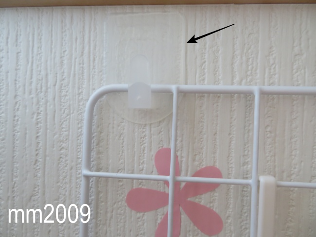【ダイソー】壁紙に貼れるフックがすごい！跡を残さず剥がせるのか検証してみた！
